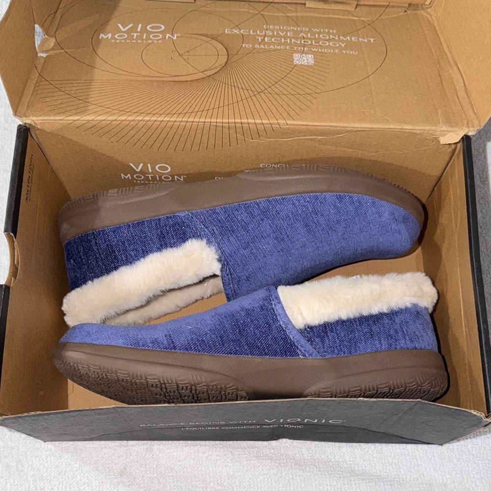 Vionic Blue Corduroy Slip-On Slippers with Cream Faux Fur Lining